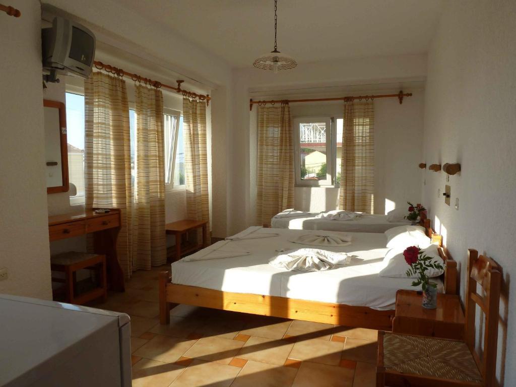 Paris Beach Hotel Иреон Номер фото