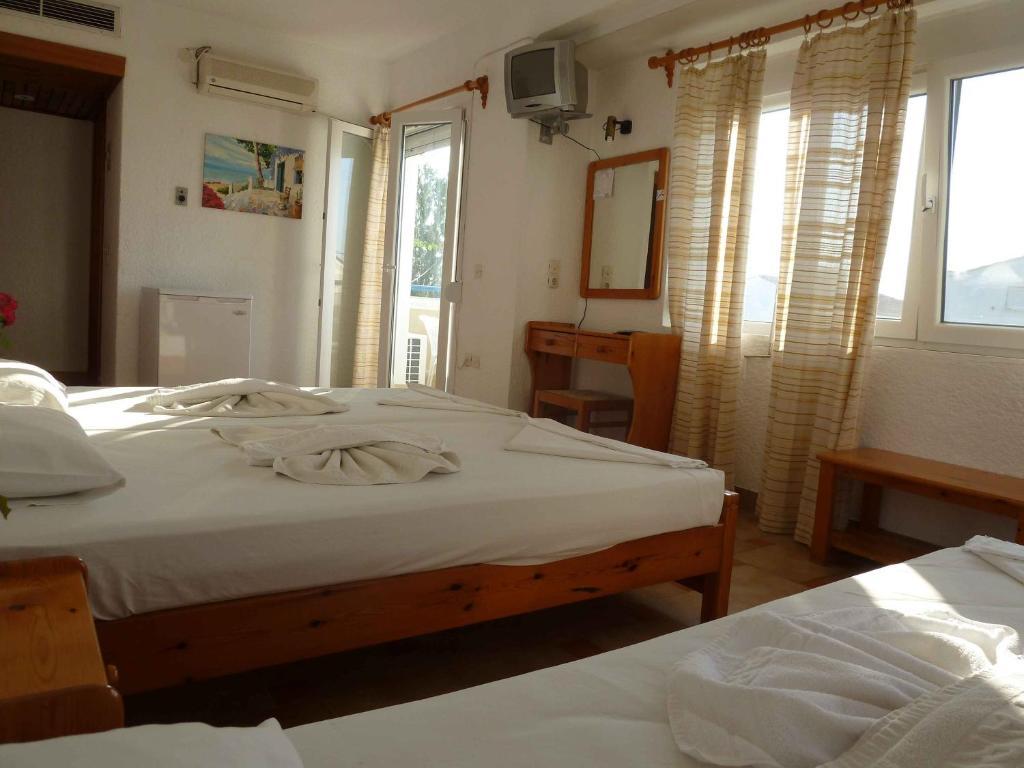 Paris Beach Hotel Иреон Номер фото