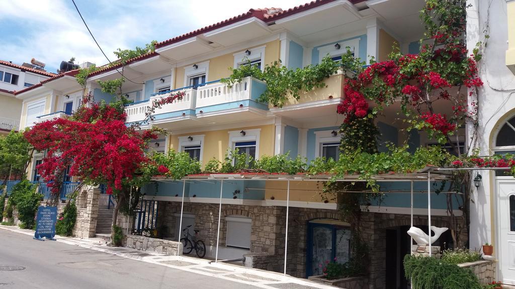 Paris Beach Hotel Иреон Экстерьер фото