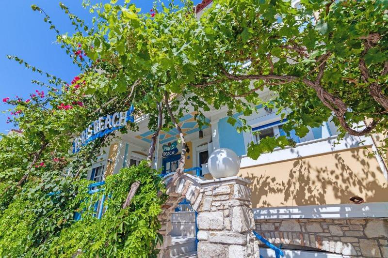 Paris Beach Hotel Иреон Экстерьер фото