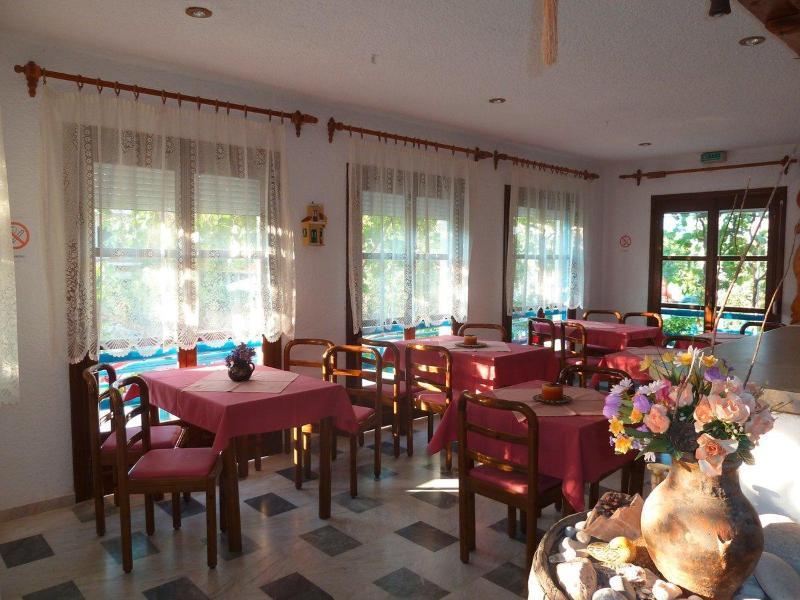 Paris Beach Hotel Иреон Экстерьер фото